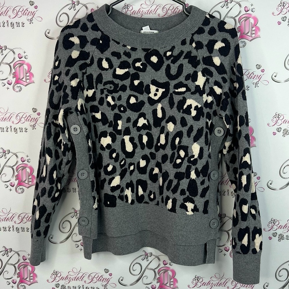 Stella & Dot sweater cheetah print animal buttons Gray Leopard Print Sweater